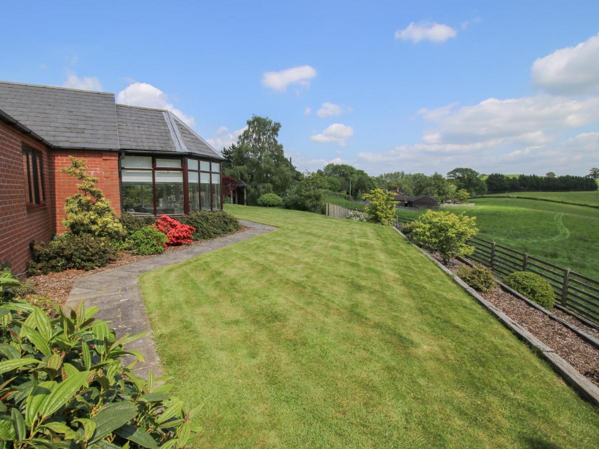 The Marshes Villa Welshpool Exterior photo